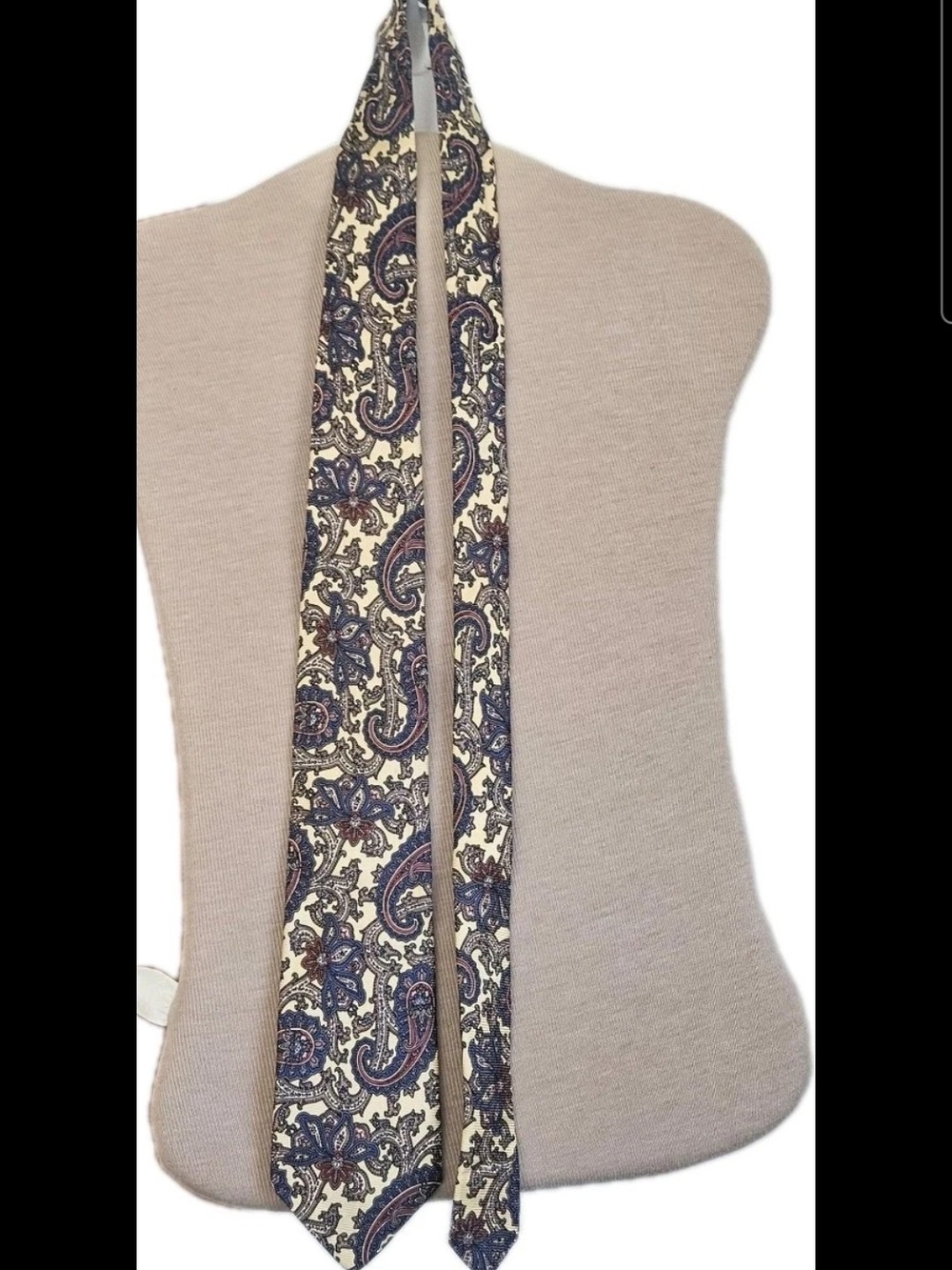 Vintage Briar Paisley Silk Tie Benoit's Waterford Conn Hand Fashioned Preppy Ivy